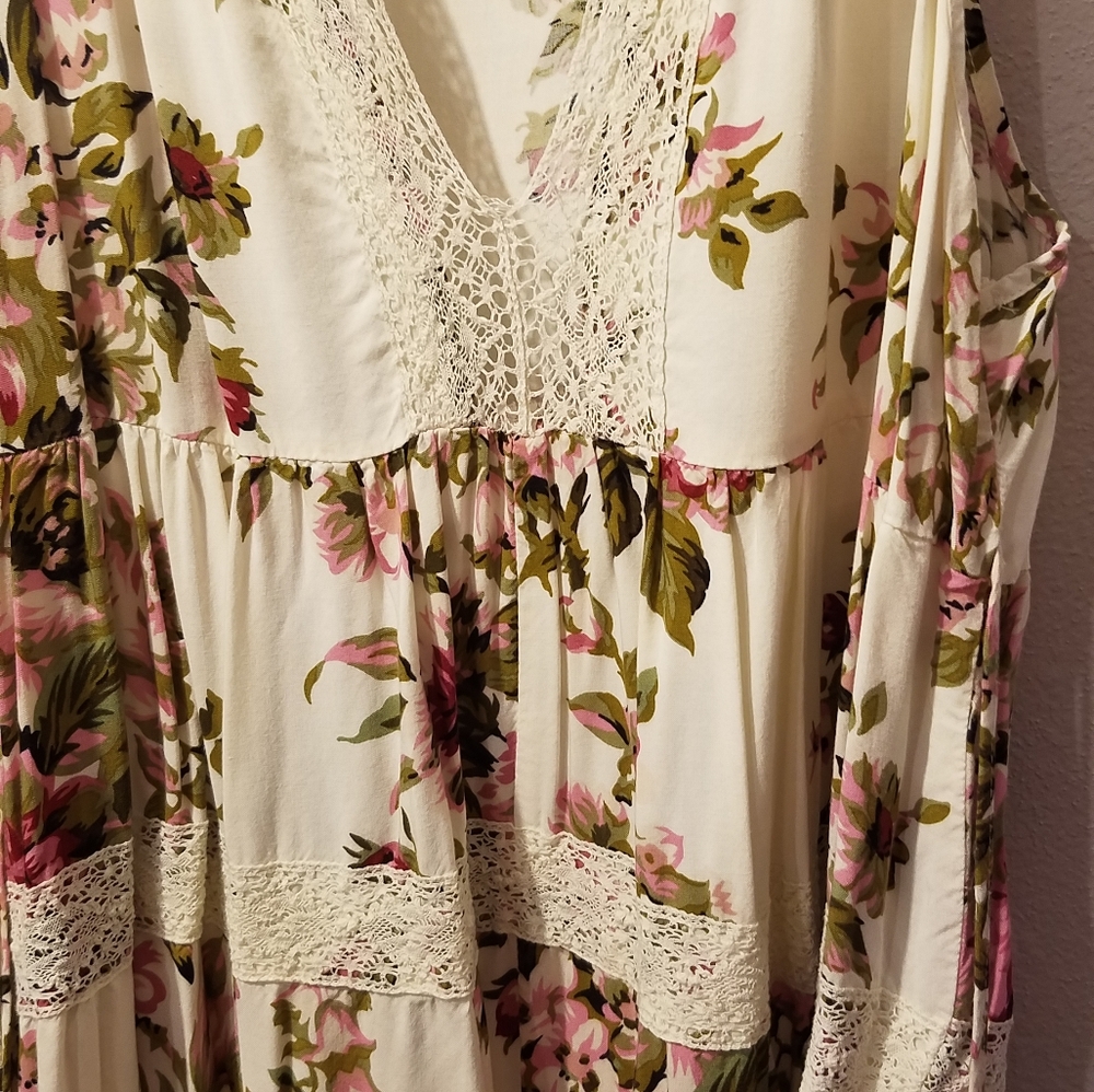 Sleeveless tunic - Picture 1 of 3